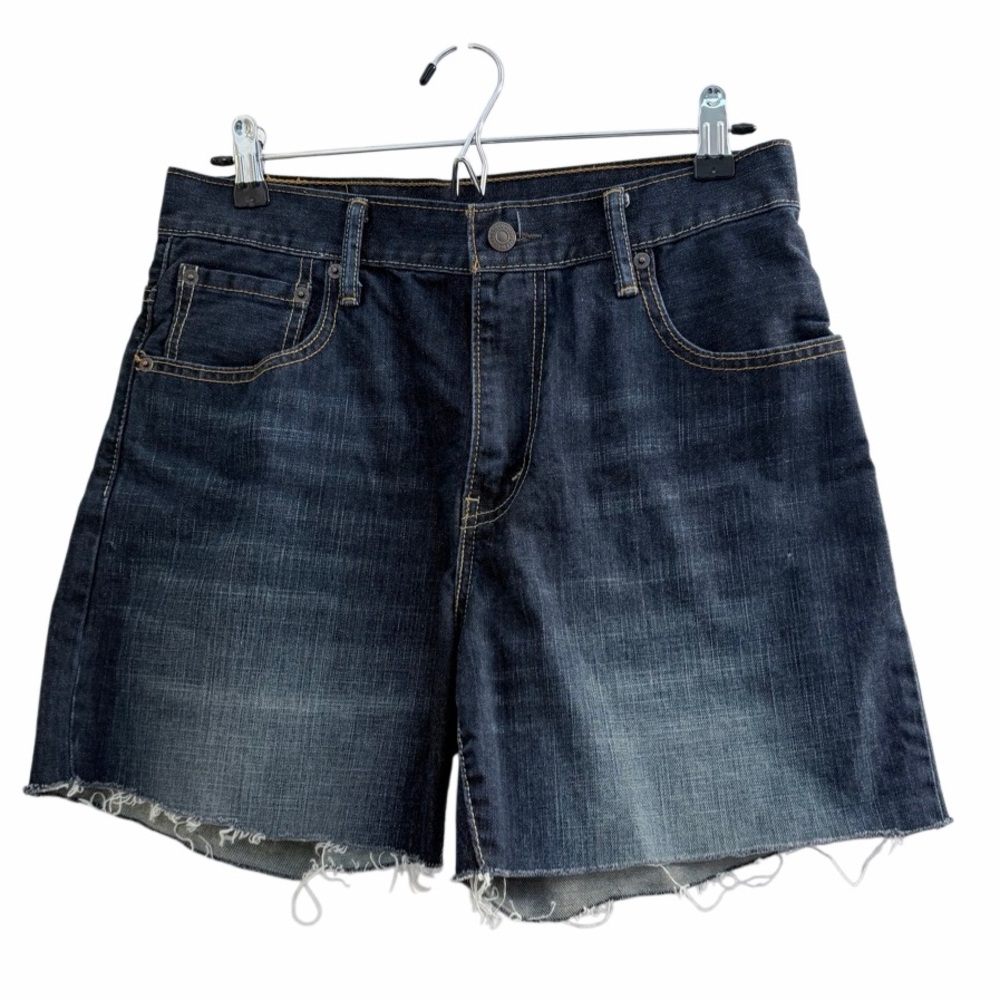 Levi Cutoff Jean Shorts (My boyfriends favorite “jorts”)